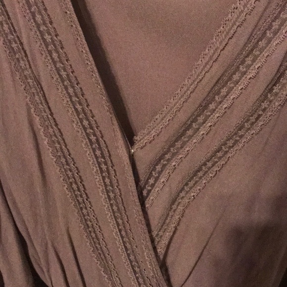 FOREVER 21 v neck long sleeve top - Picture 5 of 5